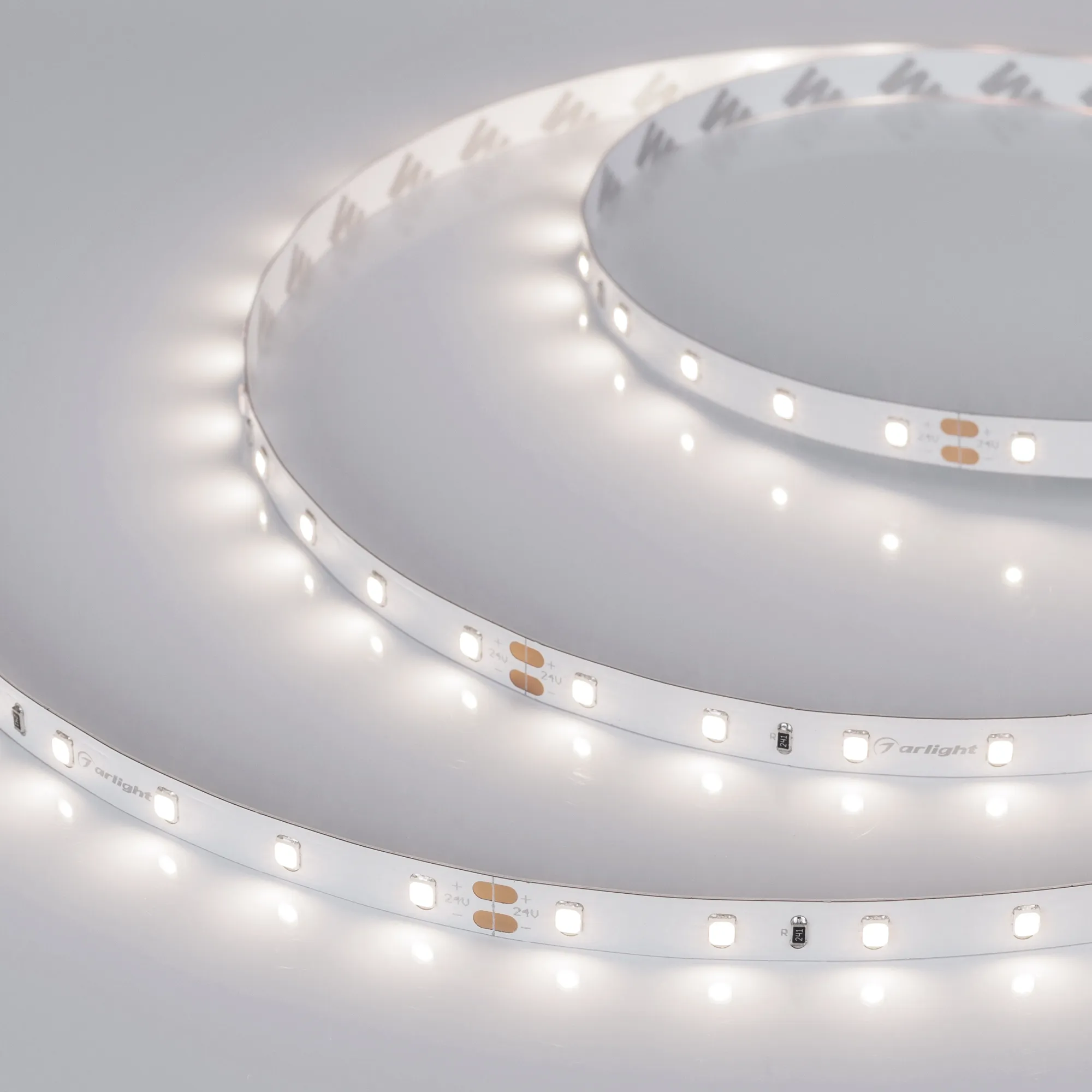 Лента светодиодная RT-A60-8mm 24V Day4000 (4.8 W/m, IP20, 2835, 5m) (Arlight, Открытый)